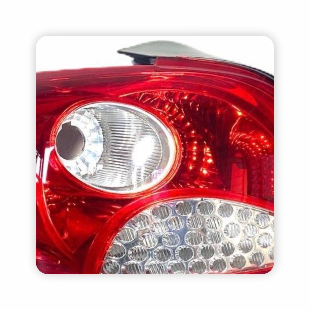 Lanterna Peugeot 207 Sedan 2009 Até 2015 Bicolor Cristal Grade da Ré Cromada Lado Esquerdo Motorista