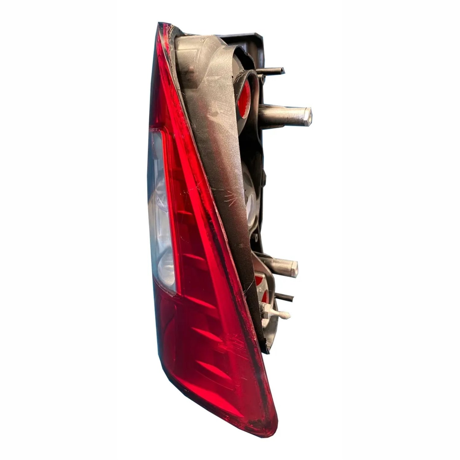 Lanterna Traseira Fiat Strada Working Trekking Adventure Locker 2009 Até 2013 Bicolor Canto Lado Direito Passageiro